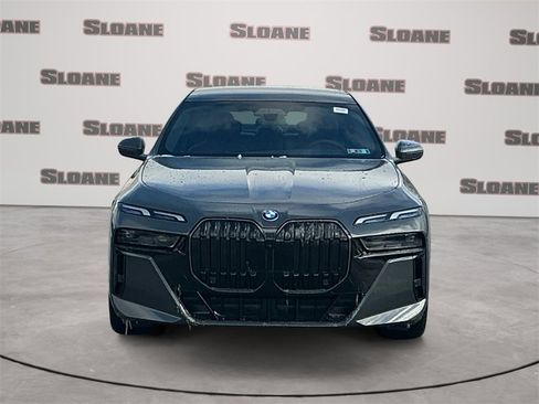 New 2026 BMW 750e xDrive image 8