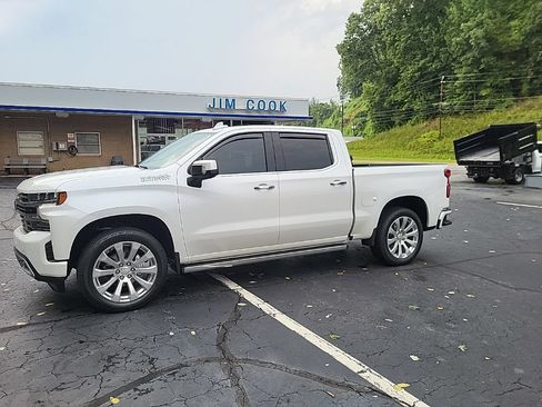 Used 2021 Chevrolet Silverado 1500 High Country w/ Technology Package AWD/4WD image 12