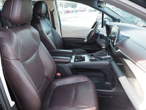 Used 2023 Toyota Sienna Platinum image 21