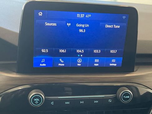 Used 2020 Ford Escape Titanium image 16