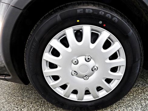 Used 2010 Suzuki SX4 Hatchback FWD image 17