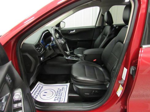 Used 2020 Ford Escape Titanium AWD/4WD image 27