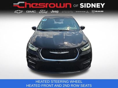 Used 2024 Chrysler Pacifica Touring-L w/ Uconnect Theater Family Group