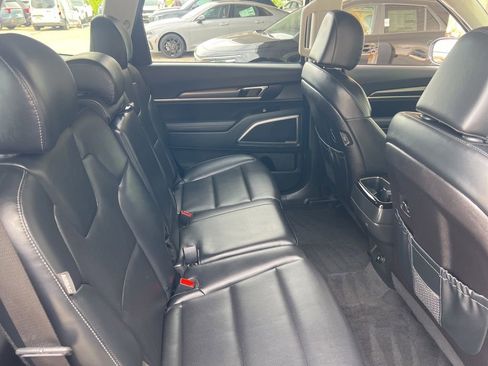 Certified 2025 Kia Telluride LX FWD image 14