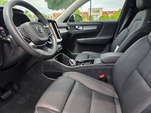 Used 2026 Volvo XC40 B5 Plus AWD/4WD image 14