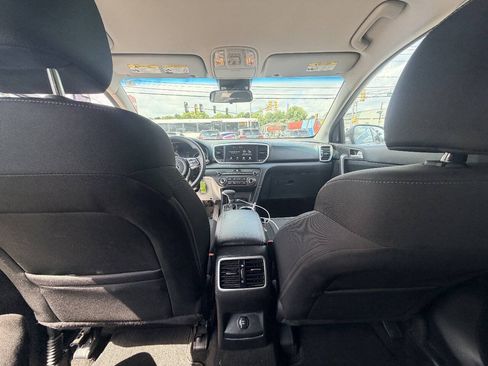 Used 2022 Kia Sportage LX AWD/4WD image 38