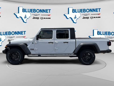 Certified 2022 Jeep Gladiator Sport w/ Trailer Tow Package AWD/4WD image 8