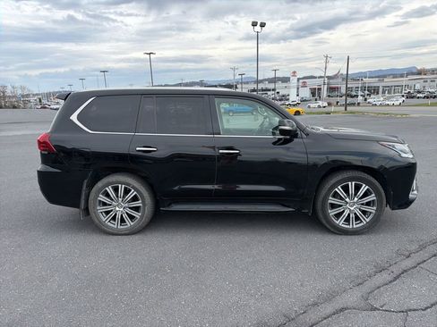Used 2016 Lexus LX 570 4WD w/ Luxury Package image 6