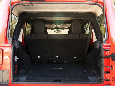 Used 2017 Jeep Wrangler Unlimited Sahara w/ Max Tow Package image 40