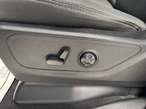 Used 2020 RAM 1500 Big Horn AWD/4WD image 18