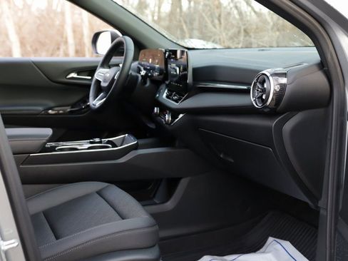 New 2026 Chevrolet Equinox LT w/ Convenience Package II image 34