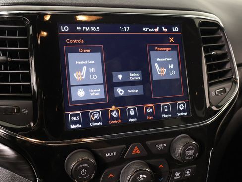 Used 2022 Jeep Grand Cherokee Laredo X AWD/4WD image 8