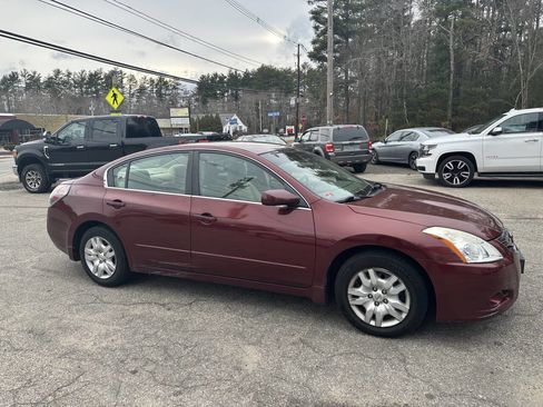 Used 2010 Nissan Altima 2.5 S FWD image 11