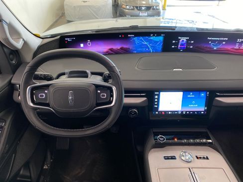 New 2026 Lincoln Navigator Reserve image 15