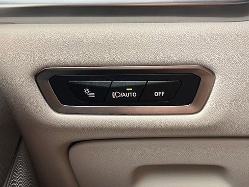 Certified 2025 BMW X7 M60i AWD/4WD image 22