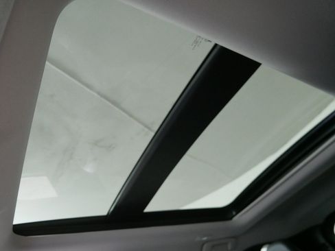 New 2025 Mitsubishi Outlander SE image 7