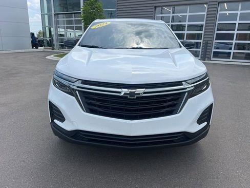 Used 2024 Chevrolet Equinox LS w/ LS Convenience Package FWD image 2