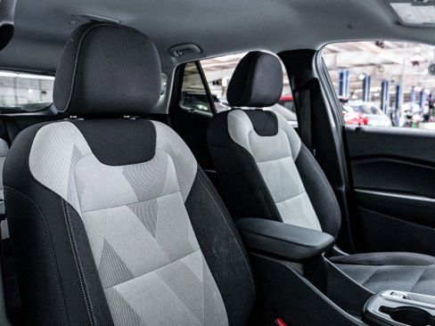 Used 2024 Chevrolet Trax LS image 28