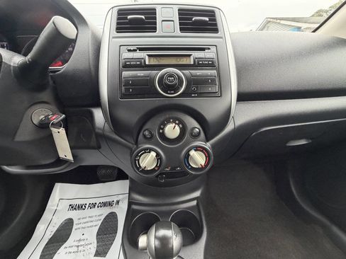 Used 2014 Nissan Versa SV image 26
