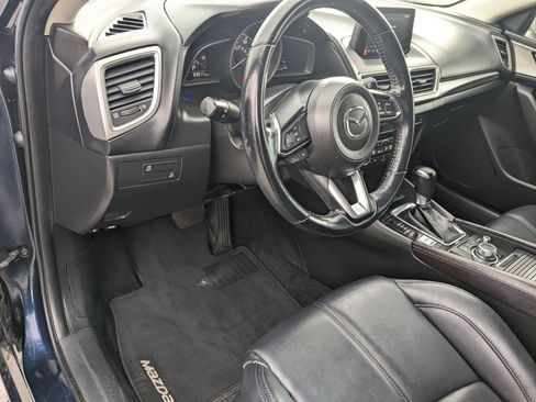 Used 2018 MAZDA MAZDA3 Touring image 16