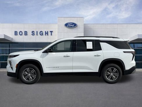 Used 2025 Chevrolet Traverse LT image 36