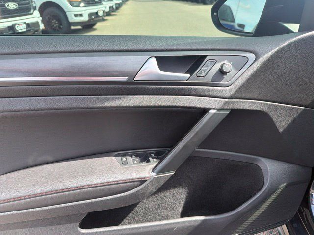 Used 2018 Volkswagen GTI Autobahn FWD image 15