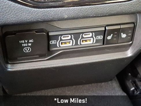 Used 2024 Jeep Grand Cherokee Limited image 13