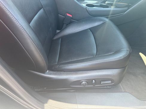 Used 2016 Chevrolet Malibu LT w/ Leather Package FWD image 11