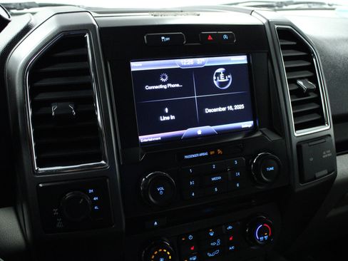 Used 2015 Ford F150 XLT w/ Equipment Group 302A Luxury image 22