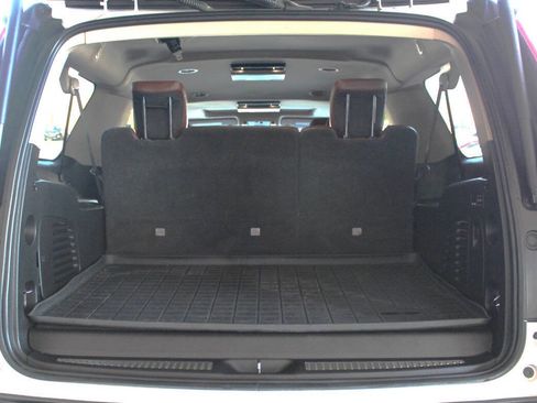 Used 2019 Cadillac Escalade ESV Premium Luxury image 14