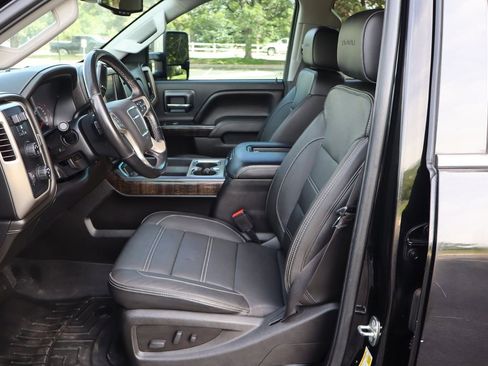 Used 2016 GMC Sierra 2500 Denali w/ Duramax Plus Package AWD/4WD image 19