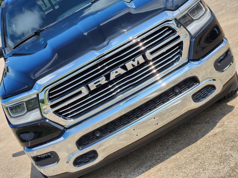Used 2023 RAM 1500 Laramie AWD/4WD image 14