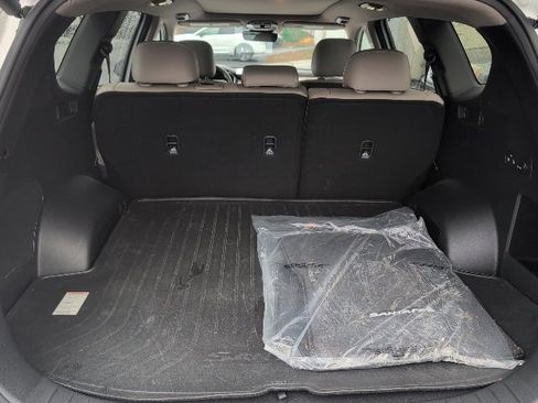 Used 2023 Hyundai Santa Fe Limited image 17