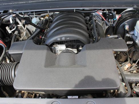 Used 2018 Chevrolet Tahoe 4WD w/ Suspension Package, Off-Road image 22