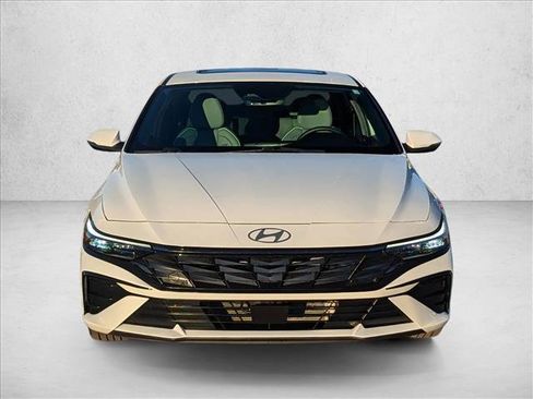 Certified 2025 Hyundai Elantra Limited image 2