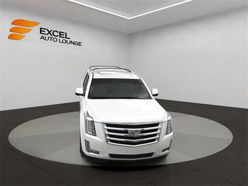Used 2017 Cadillac Escalade ESV Premium Luxury image 53