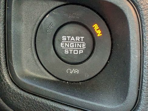 Used 2024 Jeep Wrangler Unlimited Sport AWD/4WD image 31
