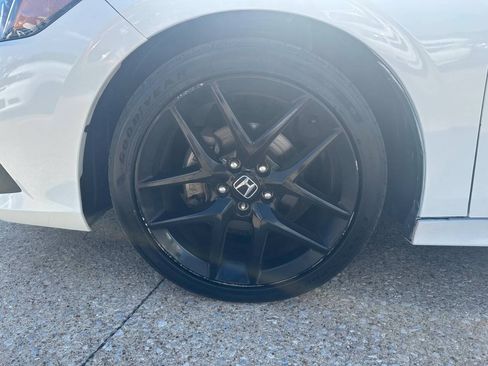 Used 2023 Honda Civic Sport image 25