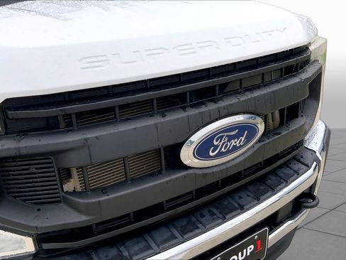 Used 2021 Ford F250 XL w/ Power Equipment Group AWD/4WD image 29