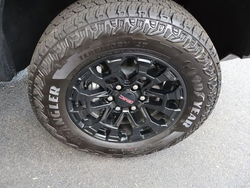 Used 2026 GMC Canyon Elevation w/ Convenience Package RWD image 13