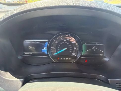 Used 2019 Ford Explorer XLT w/ Equipment Group 202A FWD image 12