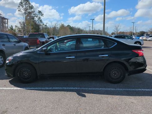 Used 2017 Nissan Sentra S image 3