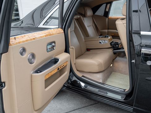 Used 2017 Rolls-Royce Ghost image 68