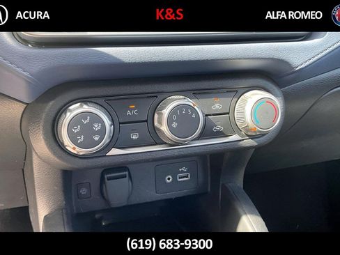 Used 2024 Nissan Versa SV FWD image 8
