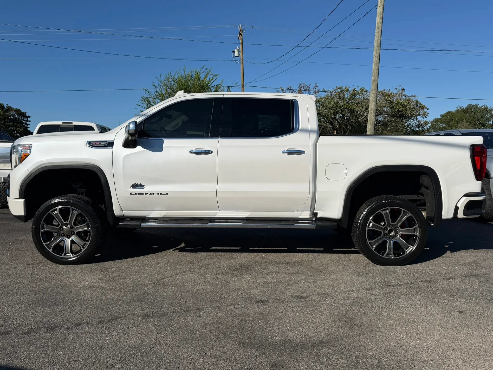 Used 2019 GMC Sierra 1500 Denali w/ Technology Package AWD/4WD image 4