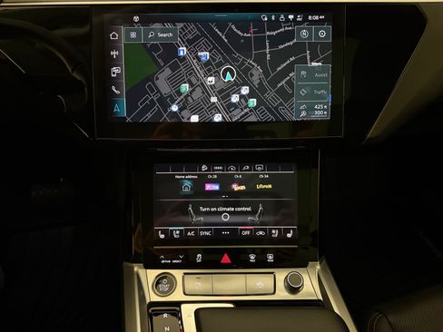 Certified 2024 Audi Q8 e-tron Premium Plus w/ Premium Plus Package AWD/4WD image 20