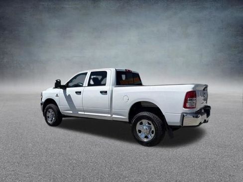 Used 2024 RAM 2500 Tradesman w/ Chrome Appearance Group AWD/4WD image 13