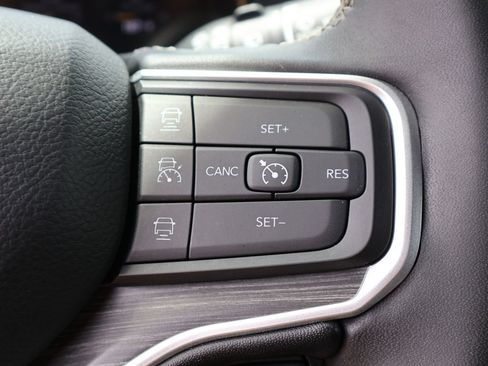 Used 2024 Jeep Wagoneer Series II w/ Flexible Seating Group AWD/4WD image 29