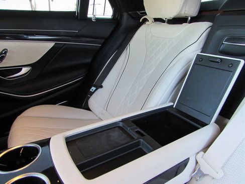Used 2018 Mercedes-Benz S 560 4MATIC Sedan image 31