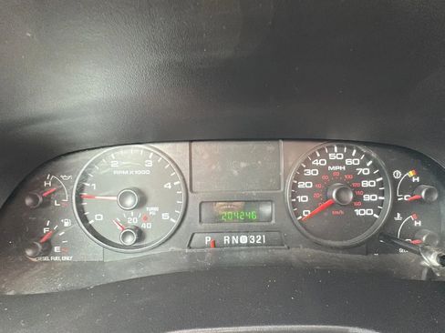 Used 2005 Ford F350 XL image 12